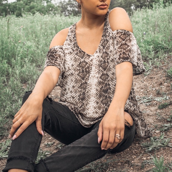 Love Bites Cold Shoulder Top - Picture 1 of 6